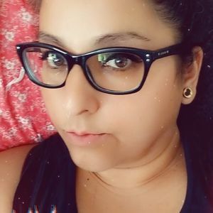 Meet your Posher, Gennavee